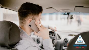 2023 Araba Kullanırken Telefonla Konuşma Cezası